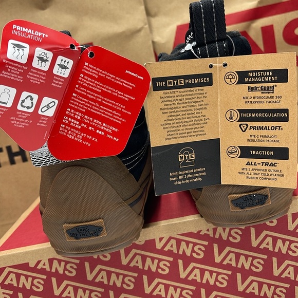 Vans Men’s Sk8-Hi Dip Mte-2
Black/Gum
VN0009QKB9M
Boots Cold Weather Sneakers - Picture 12 of 16